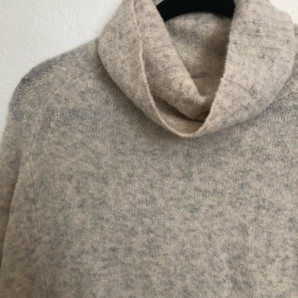 Aritzia Babaton Merino wool Sweater Gray/Ecru XS - Picture 6 of 9